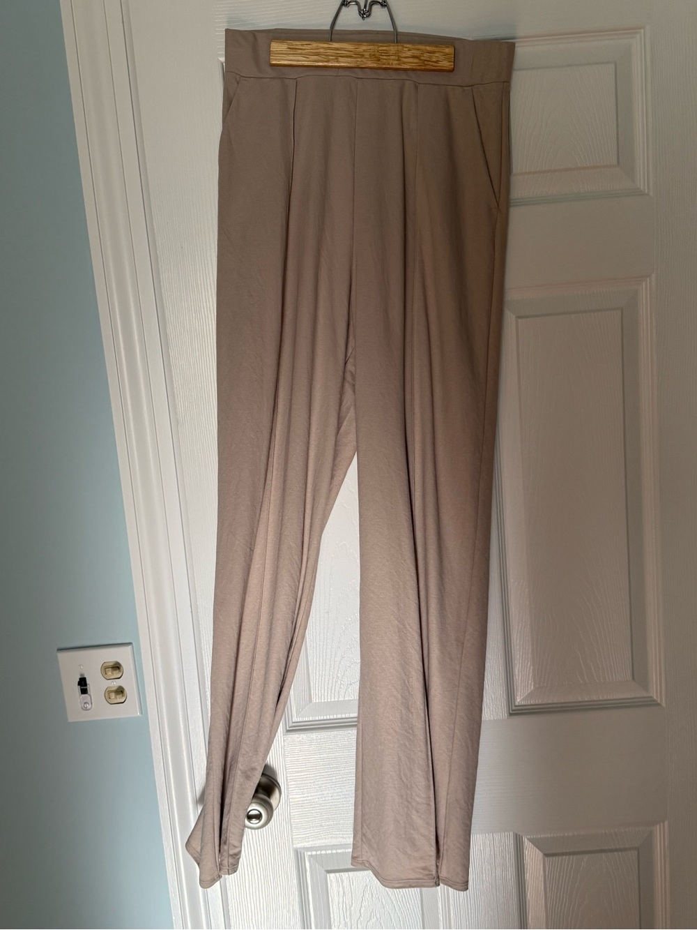 Beige pull-on pants - Picture 2 of 6